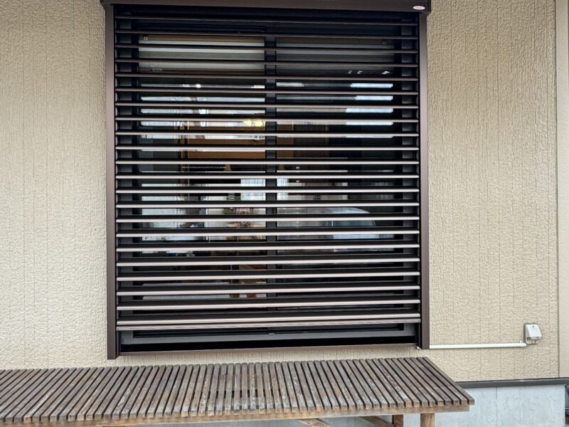 手動シャッターから電動シャッターに取替えました